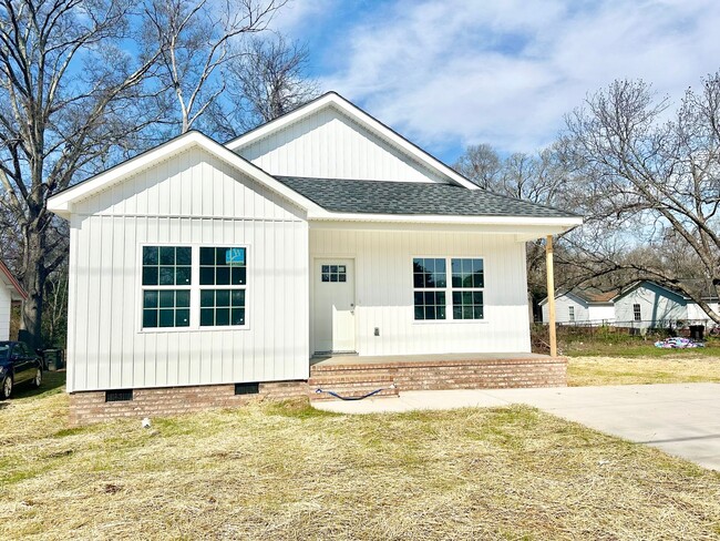 Building Photo - 416 S Confederate Ave