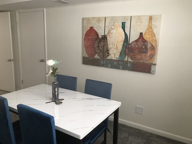 Photo - 548 E 12th St