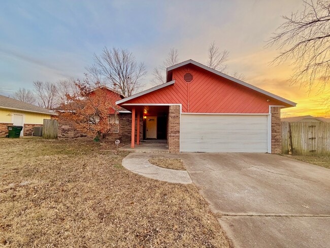 Building Photo - 10802 E 101st St N