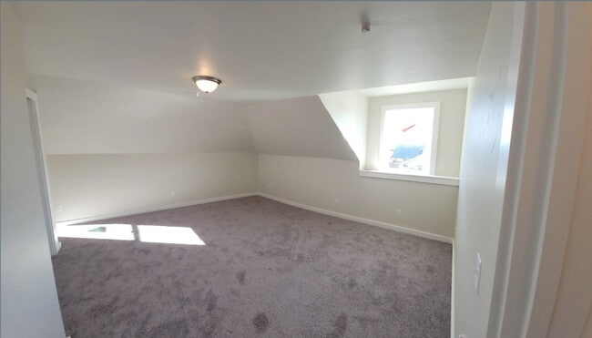 Building Photo - 1401 Oakley Ave Unit 8
