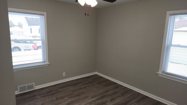 Photo - 2000 32nd St