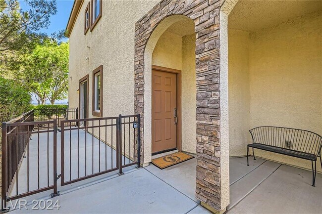 Photo - 348 Hanbury Manor Ln