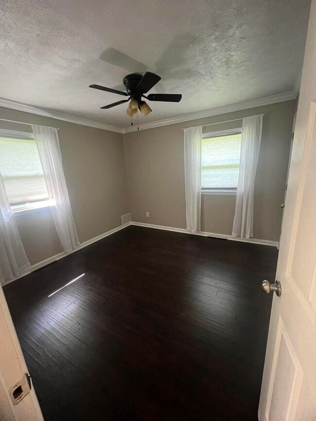 Photo - 2529 Lewis Ln
