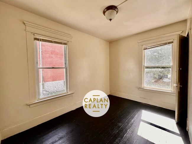 Photo - 104 Webster St