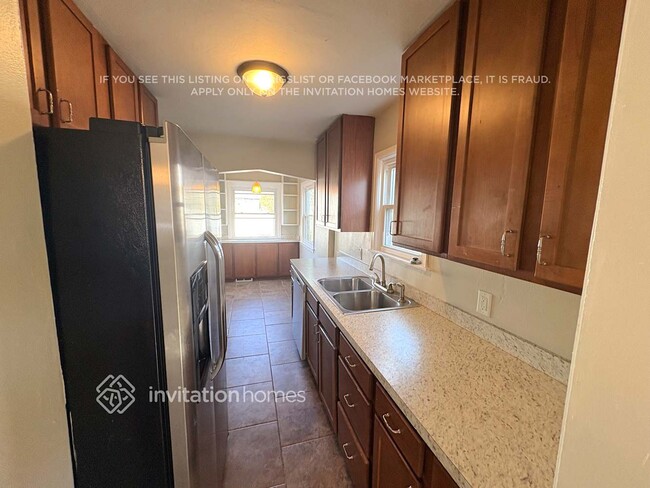 Photo - 1923 Arlington Ave E