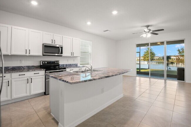 Photo - "Spacious 3-Bedroom Townhouse Oasis with 2.5 Baths in Serene Apollo Beach!"