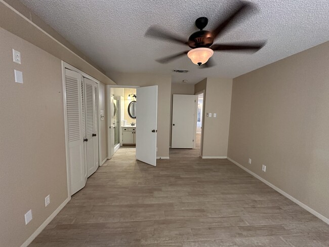 Photo - 100 Royal 16A Way