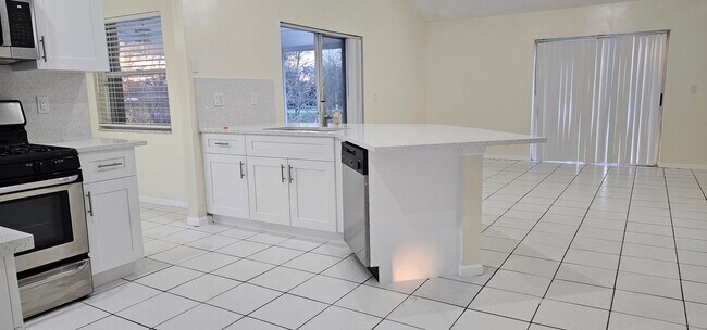 Photo - 1488 Fairway Cir