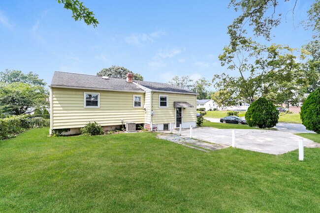 Photo - 1107 Hickory St