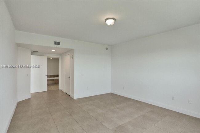 Photo - 15051 Royal Oaks Ln