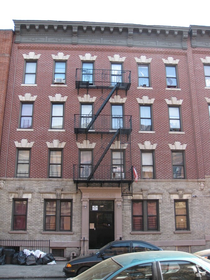 Photo - 455 61st St Apartments