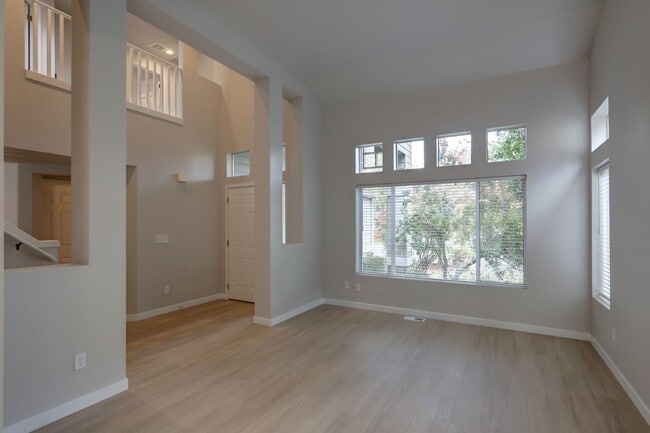 Photo - Beautiful 3bd, 2.5ba Home in Klahanie Available!