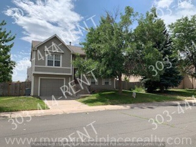 Building Photo - Large 3 Bedroom 2 Bathroom located in Gree... Rental
