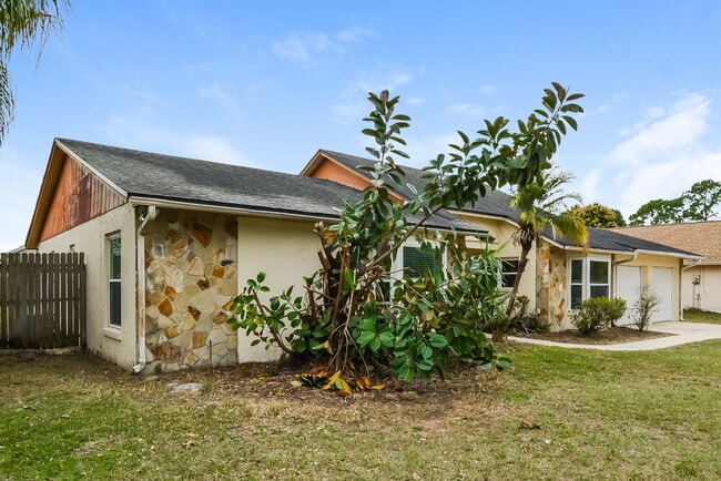 Photo - 8612 Villa Nova St