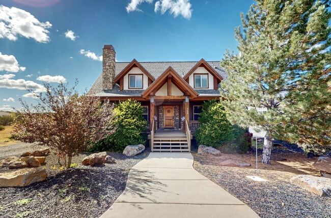 Building Photo - 760 S Creekside Dr