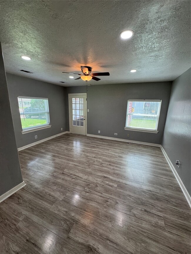 Photo - 6629 Corbin St