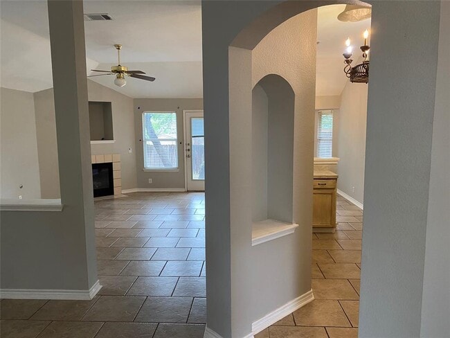 Photo - 1513 Deepwoods Trail