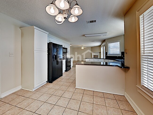 Photo - 724 Johnson Ct