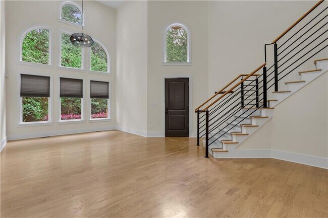 Photo - 3228 Silver Lake Dr NE