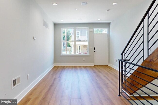 Photo - 511 N Paxon St