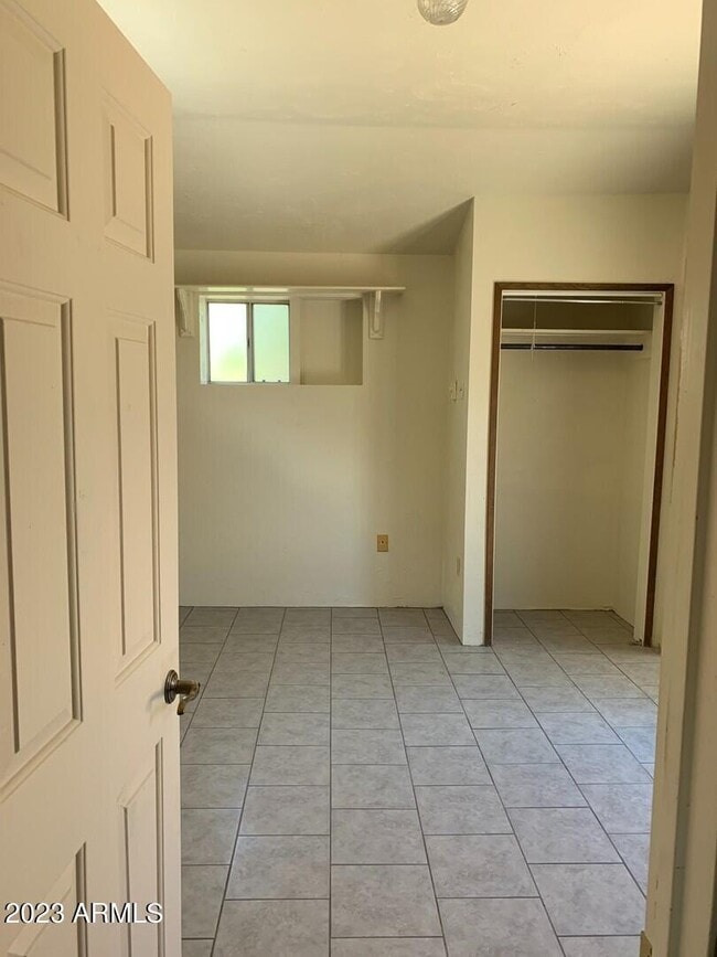 Photo - 912 E Allen St Unit 4