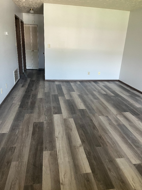 Photo - 639 E 10th St Apartamento Unidad 203