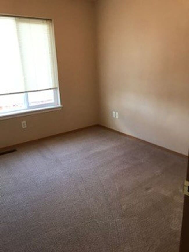 Photo - 3 Bedroom 1 Bathroom Belgrade Unit