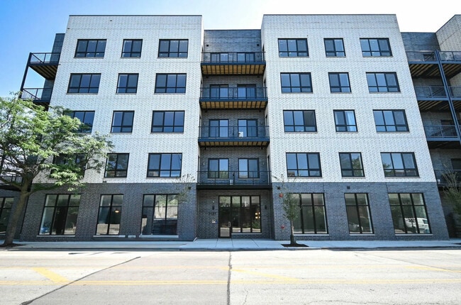 Building Photo - 2127 W Madison St Unit 509 Rental