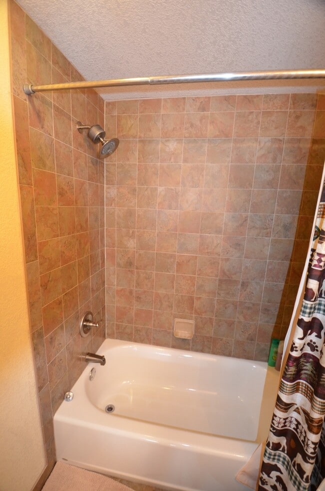 Photo - 410 Tenderfoot St