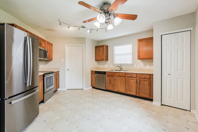 Photo - 9996 Olympic Cir