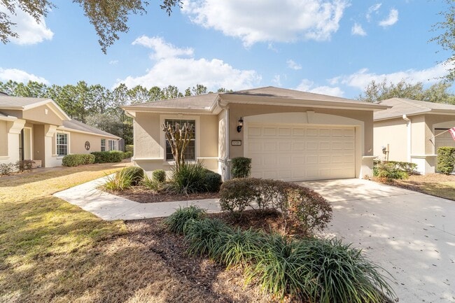 Photo - Resort-Style 55+ Living in Stone Creek – Beautiful 2-Bedroom Villa with Screened Lanai & 2-Car Ga...