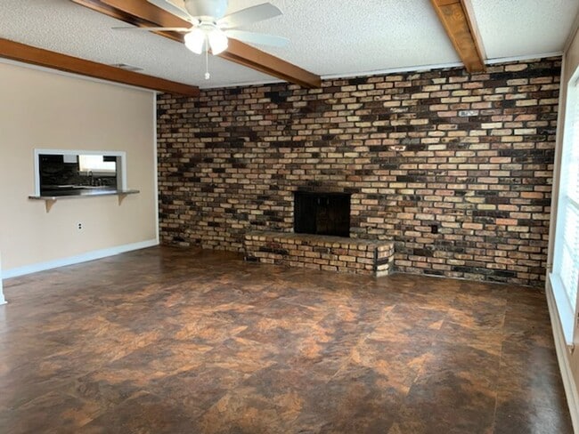 Photo - 40111 La Rochelle Rd