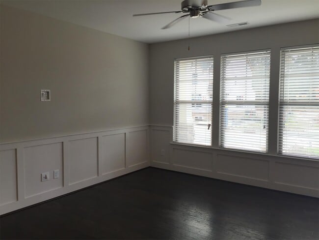 1105 Metropolitan Dr