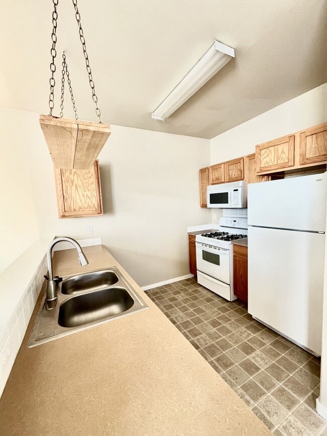 Photo - 20089 Beth Ave