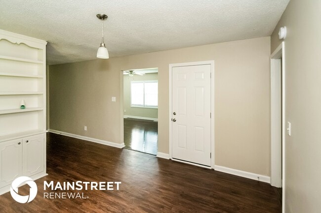 Photo - 1809 Doman Cir