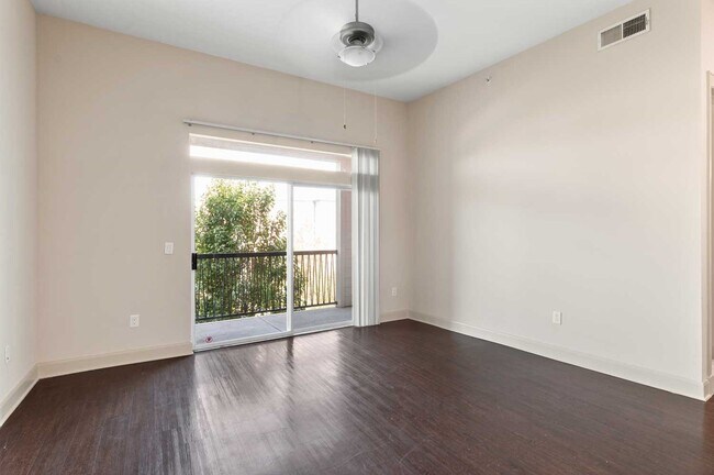 Photo - 1755 Cres Plz Dr Unit 2106