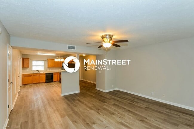 Photo - 2 Bedroom Pet-Friendly Home in La Vergne, TN with Main Street Renewal