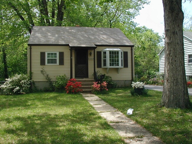 Building Photo - 12424 Dewey Rd Rental