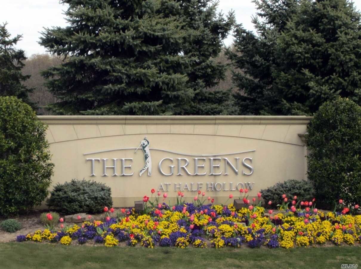 889 Altessa Blvd Condo For Rent in Melville, NY