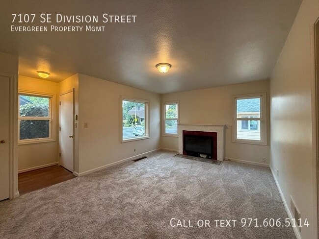 Photo - 7107 SE Division St