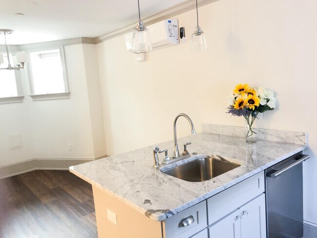 Photo - 1302 East Capitol St NE