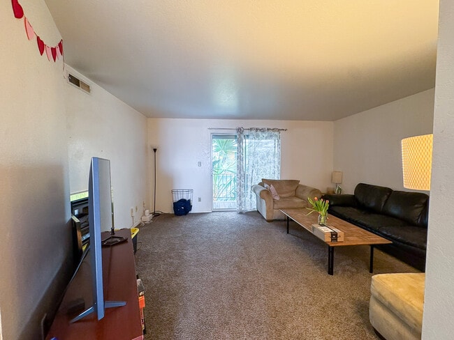 Photo - 724 W 1720 N