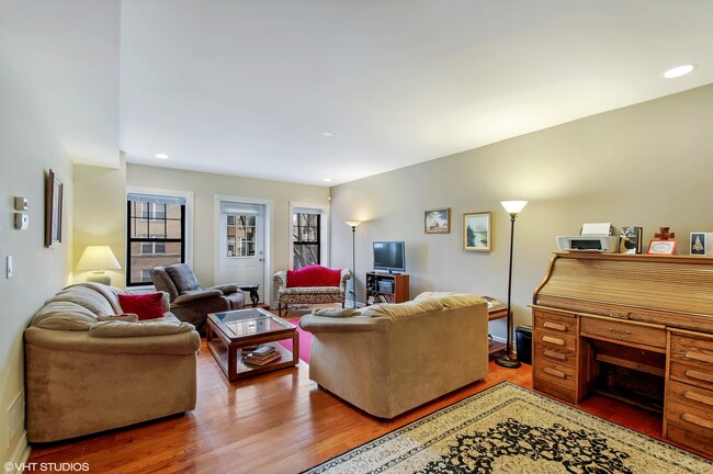 Photo - 6300 N Rockwell St Unit ADX