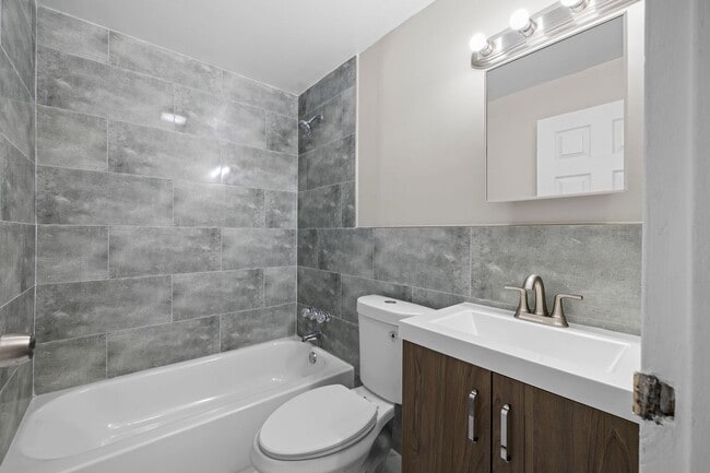 Photo - 551 Avon St Unit 2F