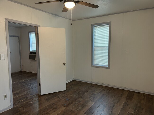 Photo - 1303 Bell St