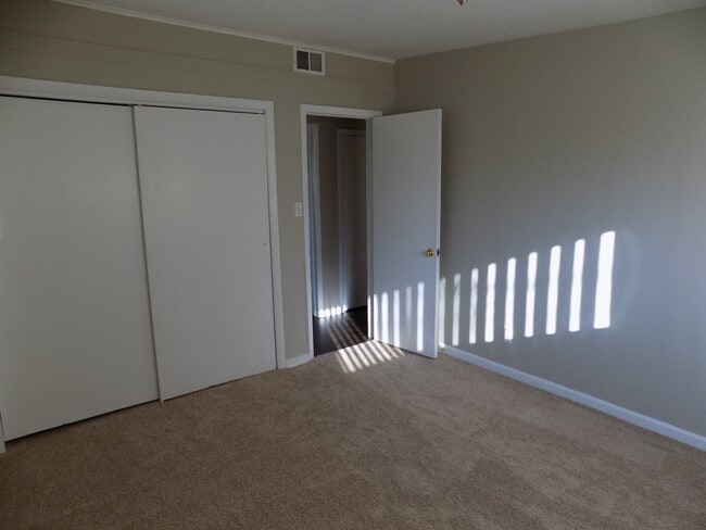 Photo - 2505 Maplewood Dr