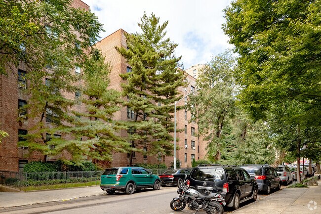 83-30 118th Street - 83-30 118th St