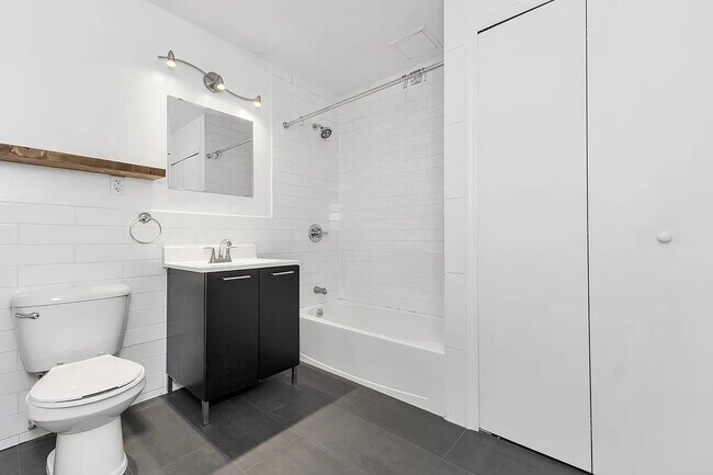 Photo - 96 Steuben St Unidad 9B