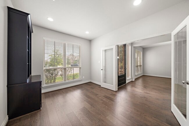 Photo - 3907 Pinecrest Peak Dr