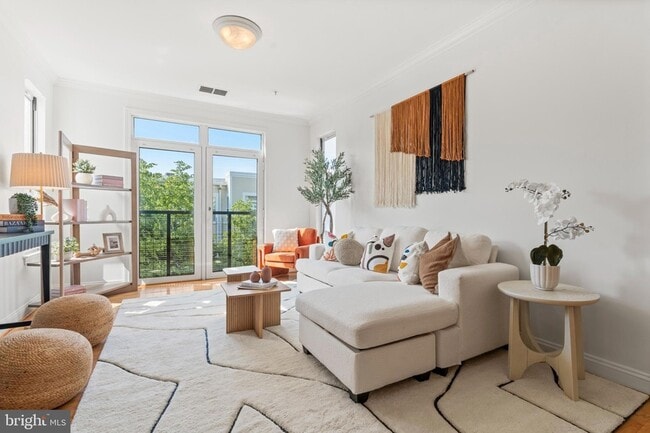 Building Photo - 1391 Pennsylvania Ave. SE Unit 408